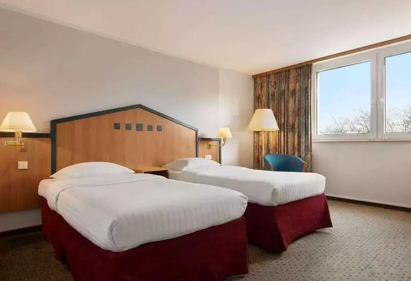 בית מלון כפרי Ramada By Wyndham Bottrop City