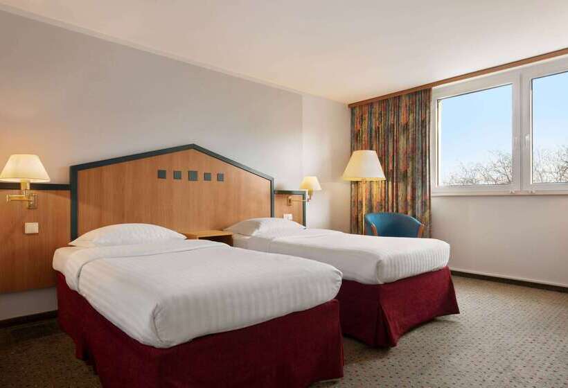 בית מלון כפרי Ramada By Wyndham Bottrop City