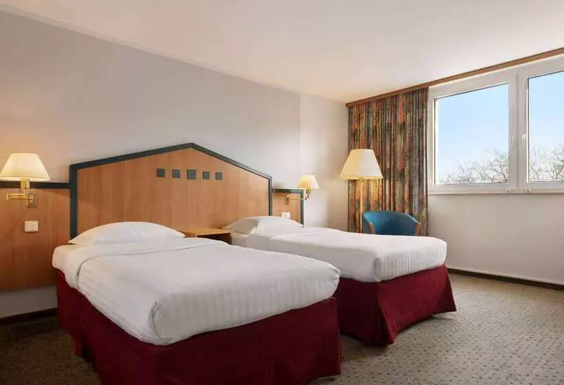 בית מלון כפרי Ramada By Wyndham Bottrop City