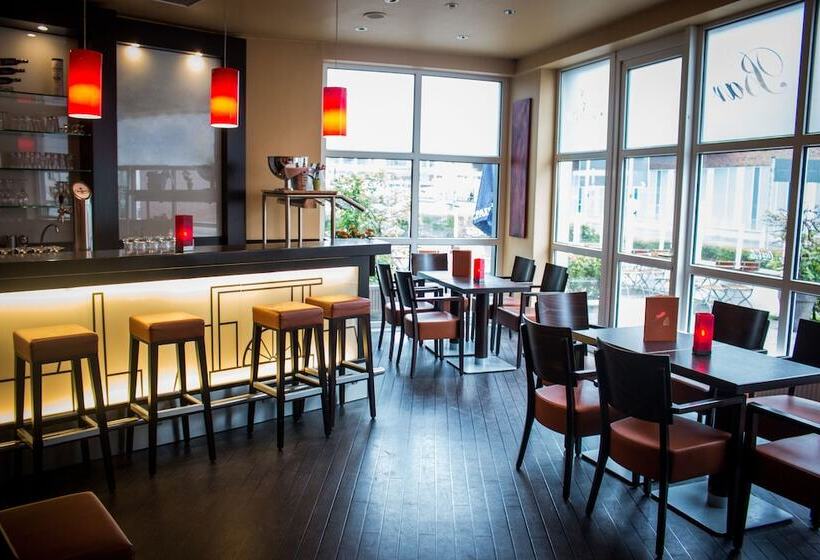 בית מלון כפרי Ramada By Wyndham Bottrop City