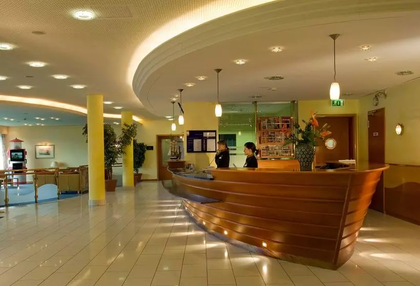Отель Wyndham Stralsund Hansedom