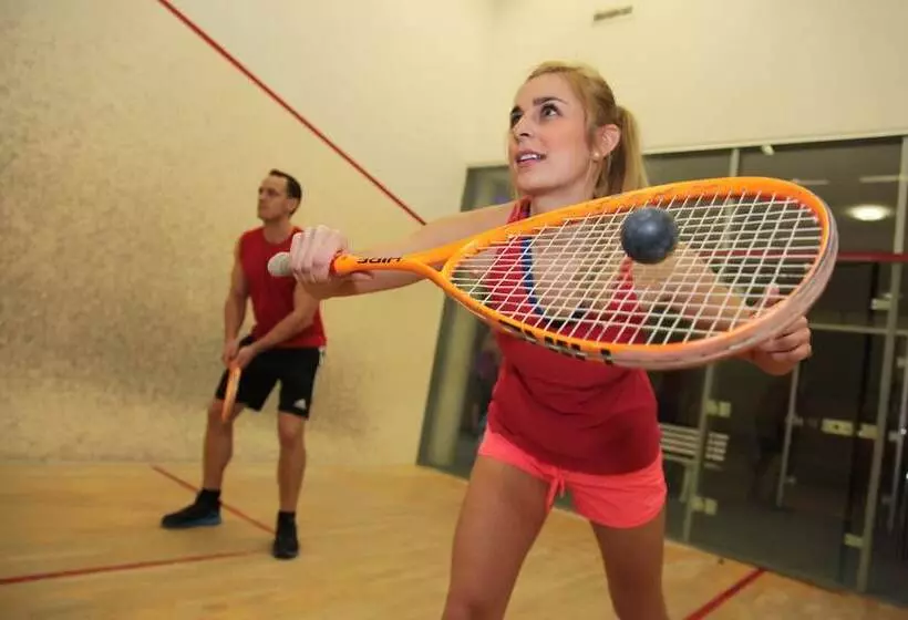 Отель Wyndham Stralsund Hansedom