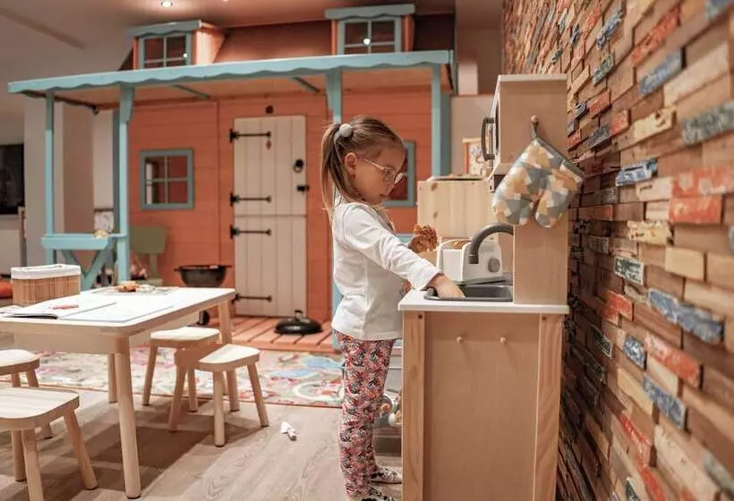 Отель The Oceans