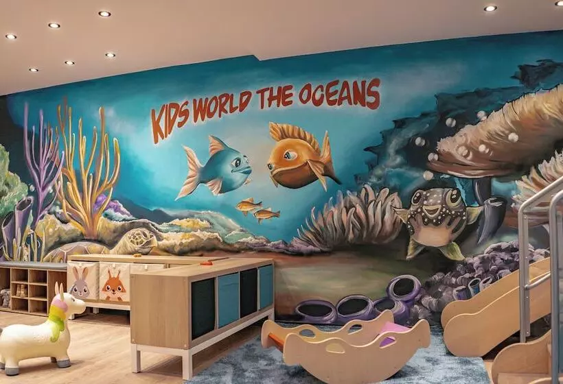 Отель The Oceans