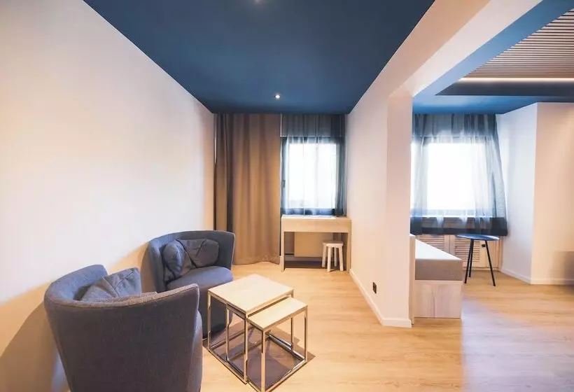 Отель The Oceans