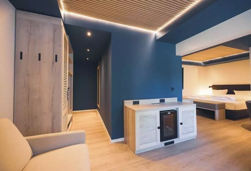 Отель The Oceans