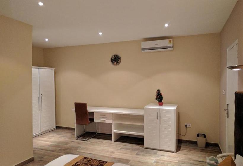 فندق Roses Guest House