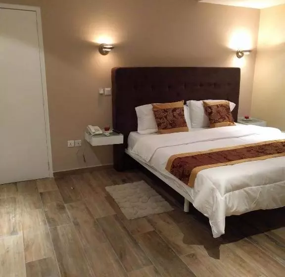 هتل Roses Guest House