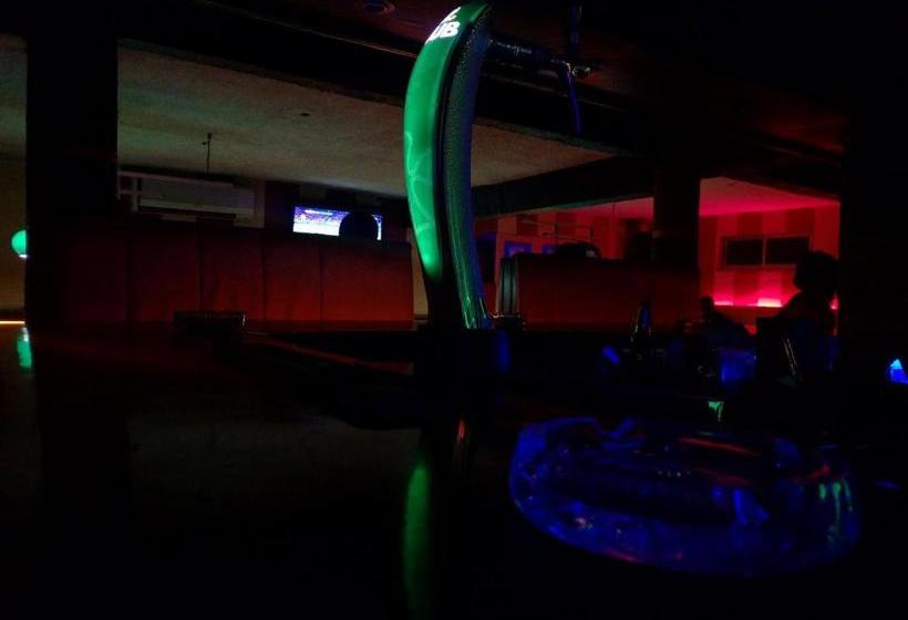 فندق Roses Guest House