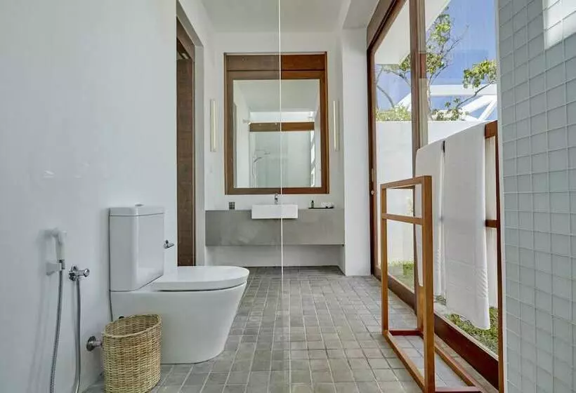 Hotelli Calamansi Cove Villas