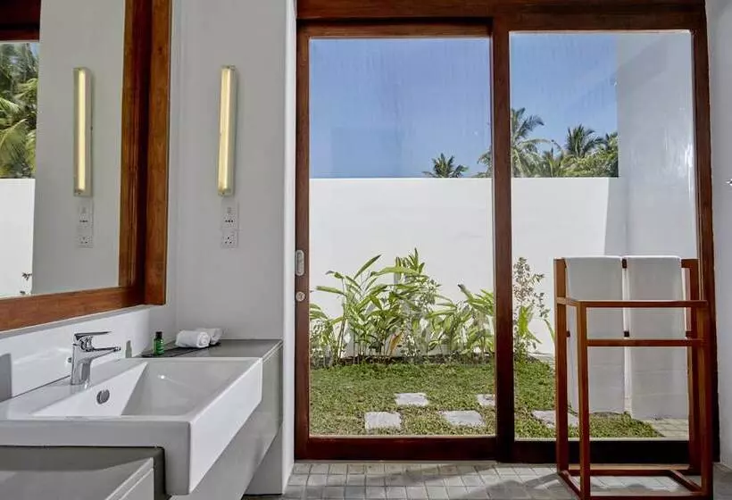 Hotelli Calamansi Cove Villas