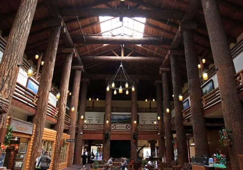 هتل Glacier Park Lodge