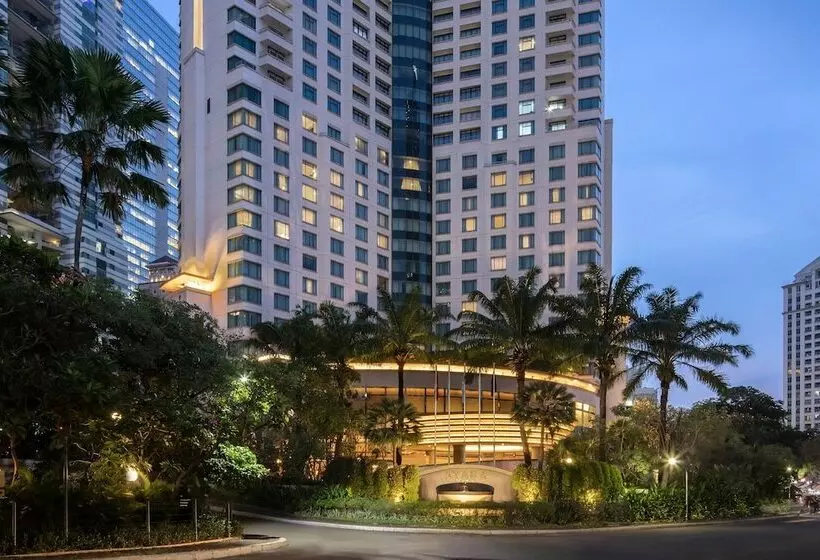 Отель Ayana Midplaza Jakarta