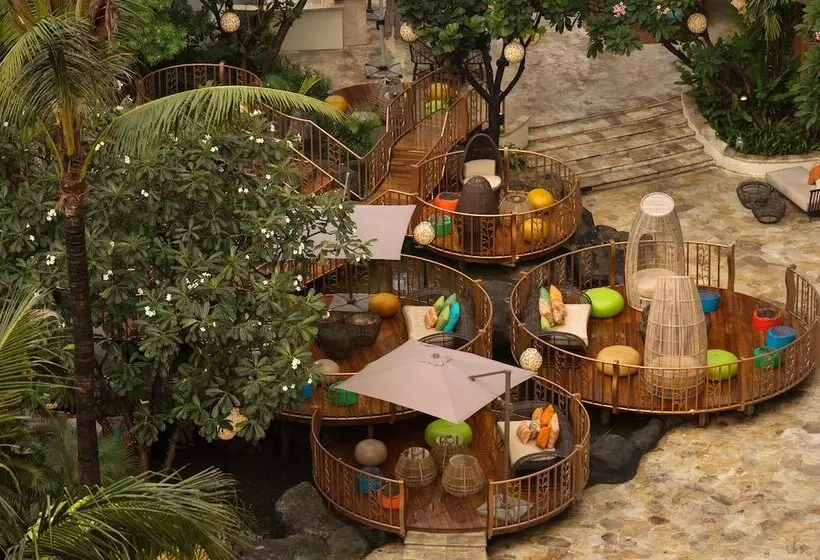 Отель Ayana Midplaza Jakarta