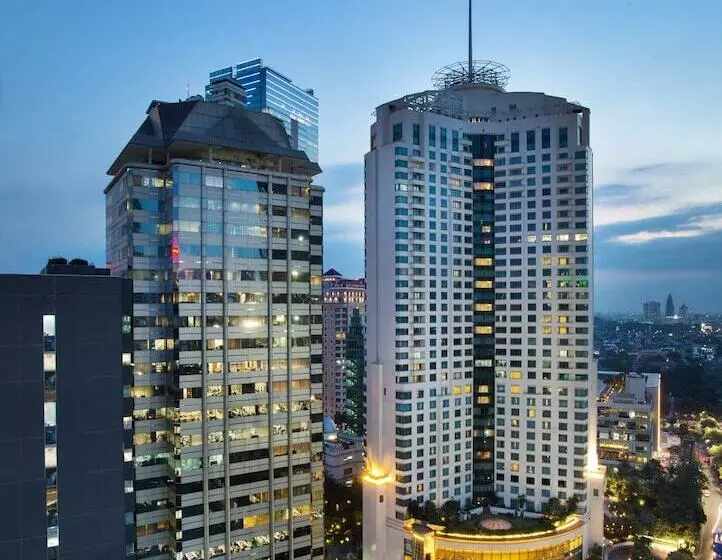 Отель Ayana Midplaza Jakarta
