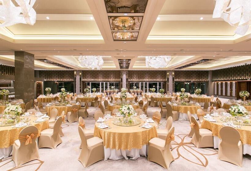 Hotel Ayana Midplaza Jakarta