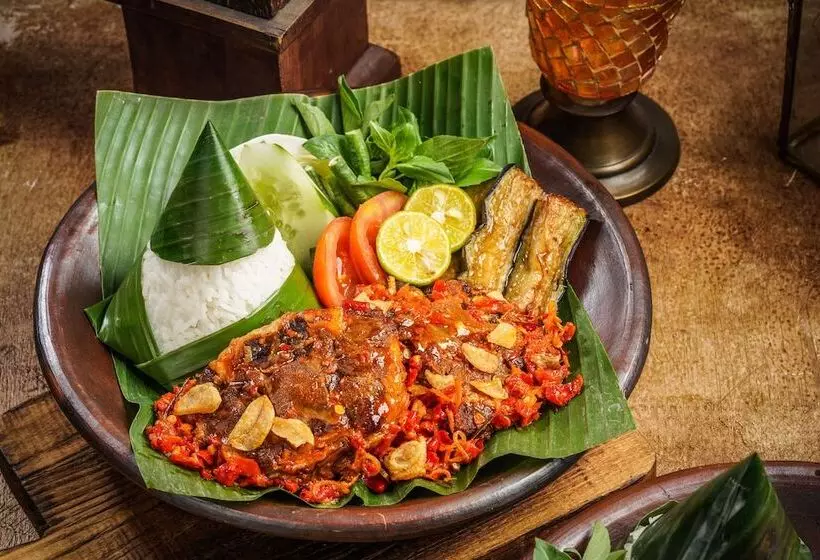 Отель Ayana Midplaza Jakarta