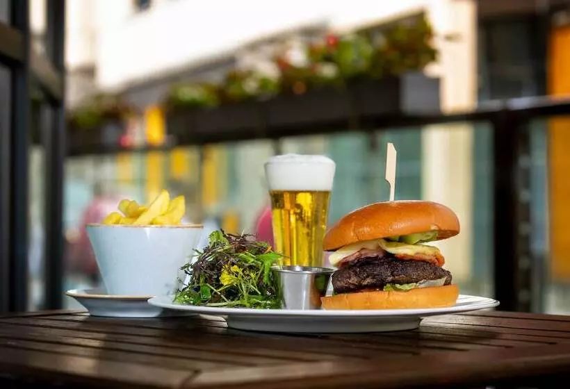 Отель Kilkenny Ormonde