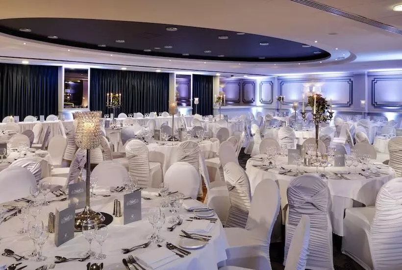 Отель Kilkenny Ormonde