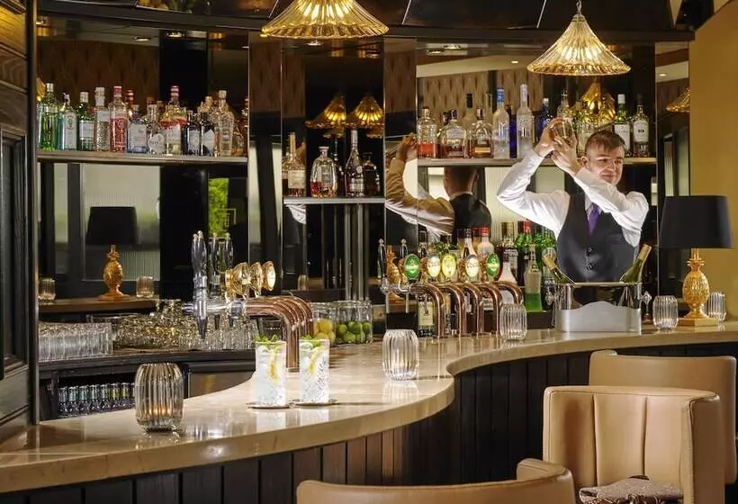 Отель Kilkenny Ormonde