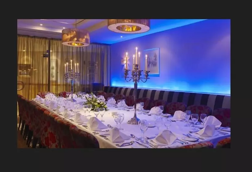 Отель Kilkenny Ormonde