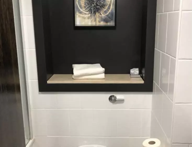 Отель Kilkenny Ormonde