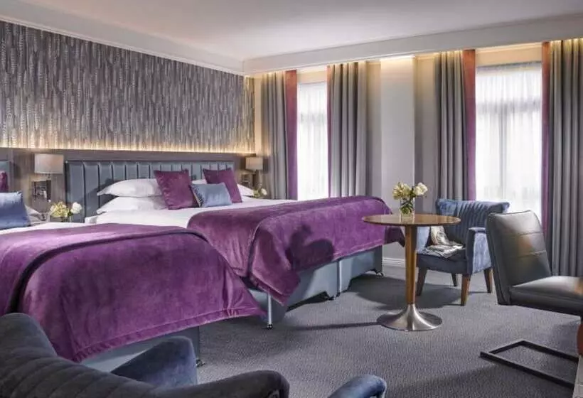 Отель Kilkenny Ormonde