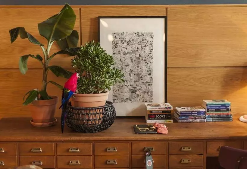 هتل Student Hostel