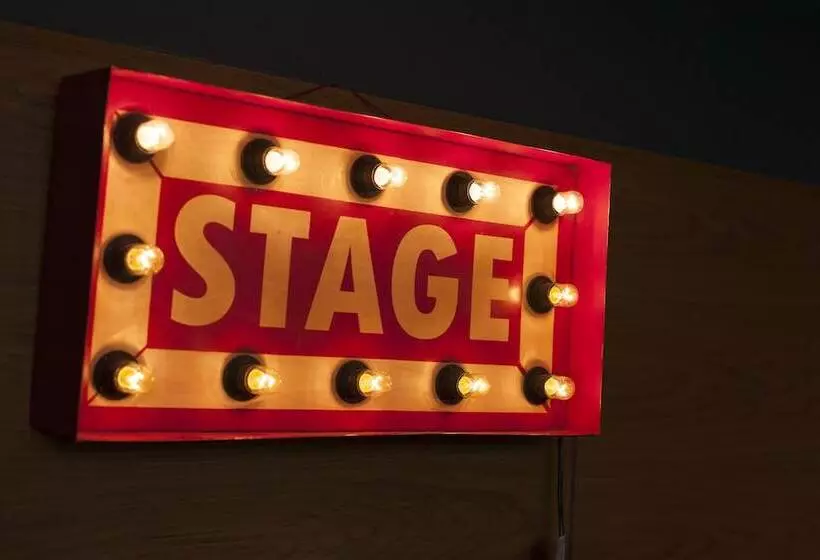 هتل Student Hostel