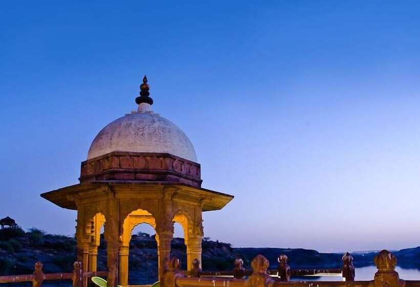Hotel Welcomheritage Bal Samand Lake Palace