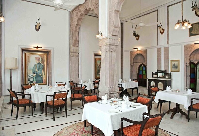 Hotel Welcomheritage Bal Samand Lake Palace