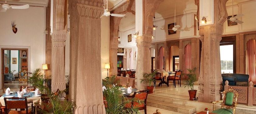 Hotel Welcomheritage Bal Samand Lake Palace