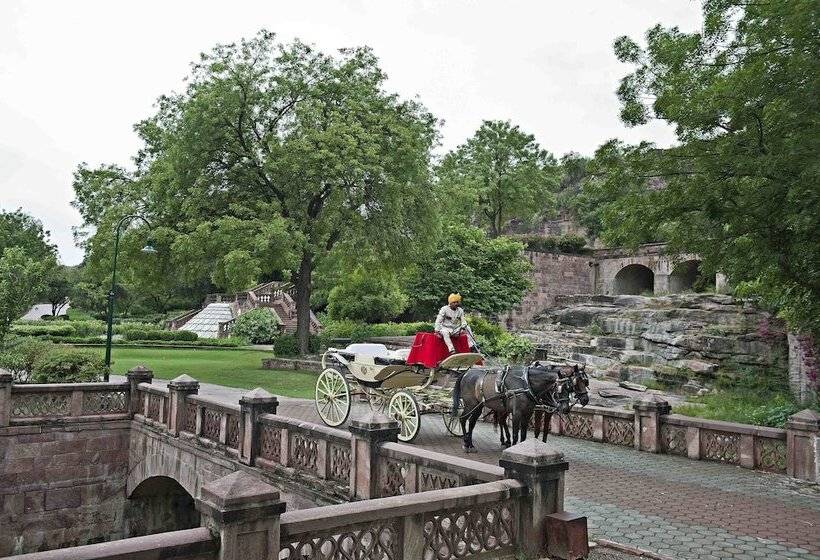 Hotel Welcomheritage Bal Samand Lake Palace