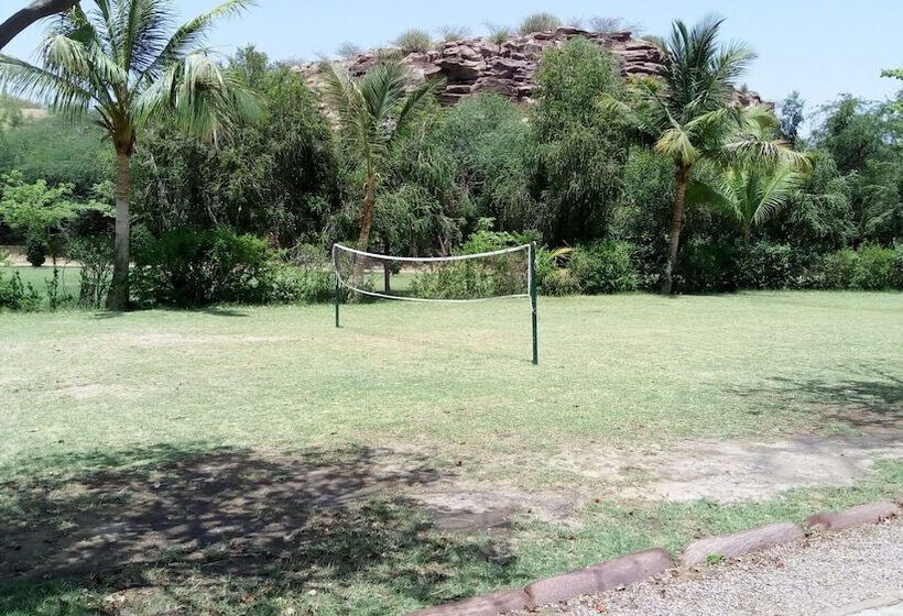 Hotel Welcomheritage Bal Samand Lake Palace