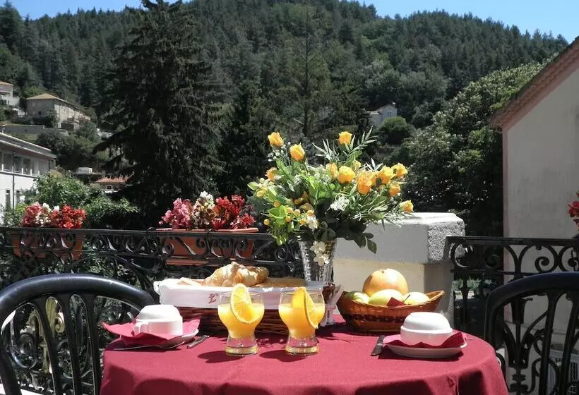 Hotelli Hôtel Saint Jean