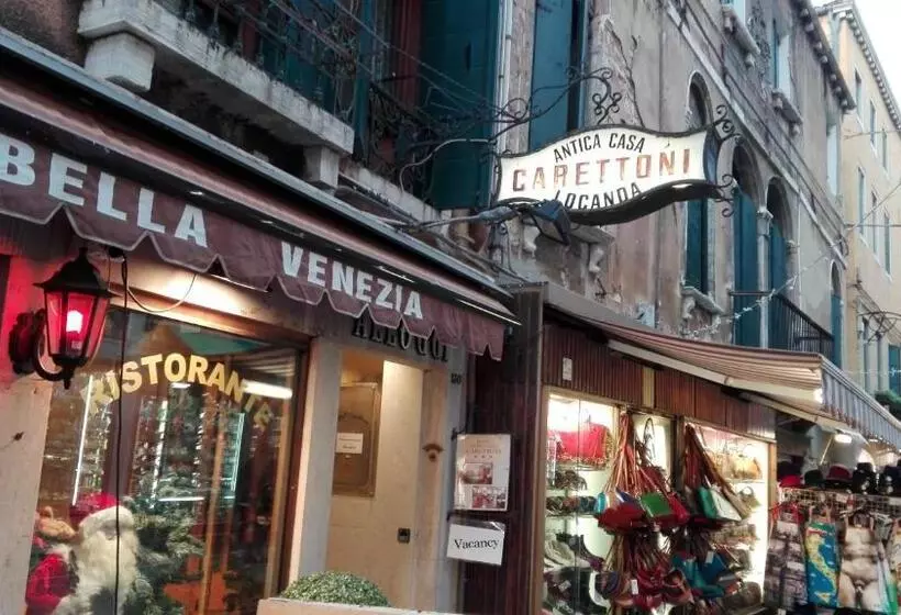 هتل Antica Casa Carettoni