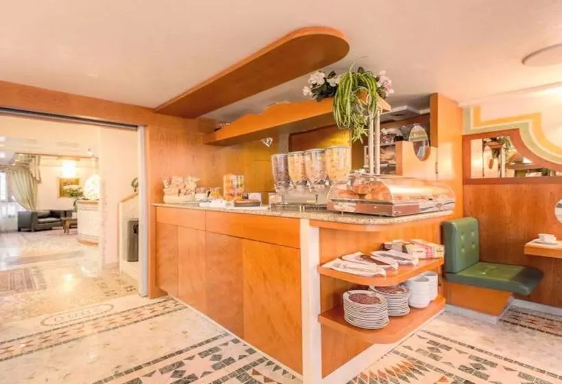 هتل Antica Casa Carettoni