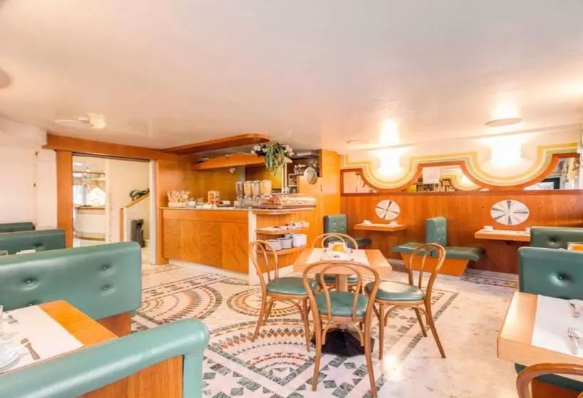 هتل Antica Casa Carettoni