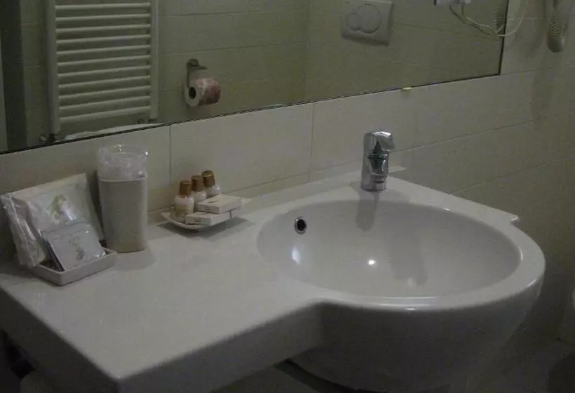 בית מלון כפרי Aquila Bianca