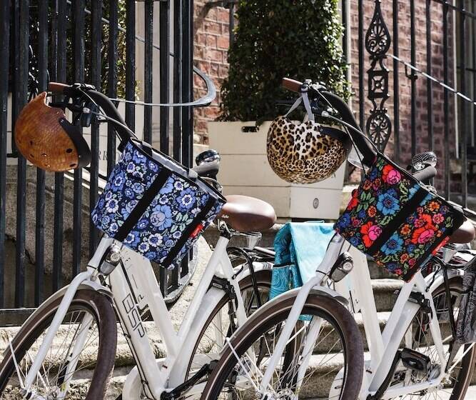 בית מלון כפרי The Merrion