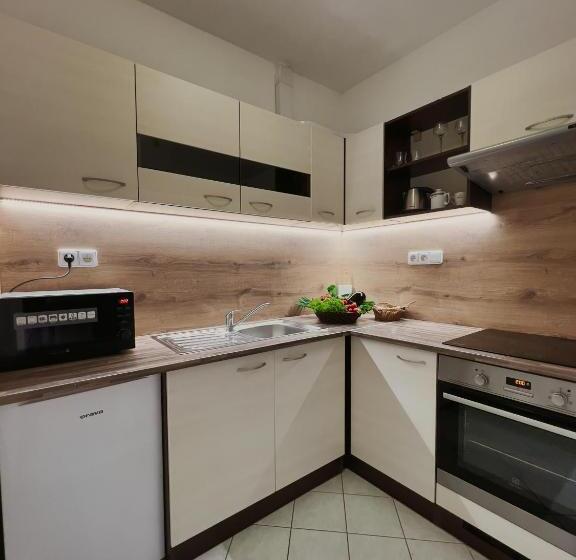 בית מלון כפרי Penzion Karlštejn