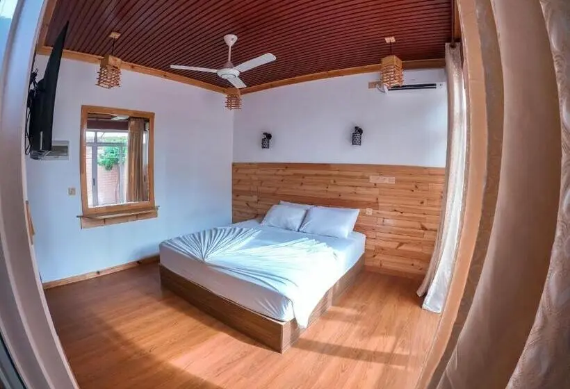 New Breeze Thoddoo Inn