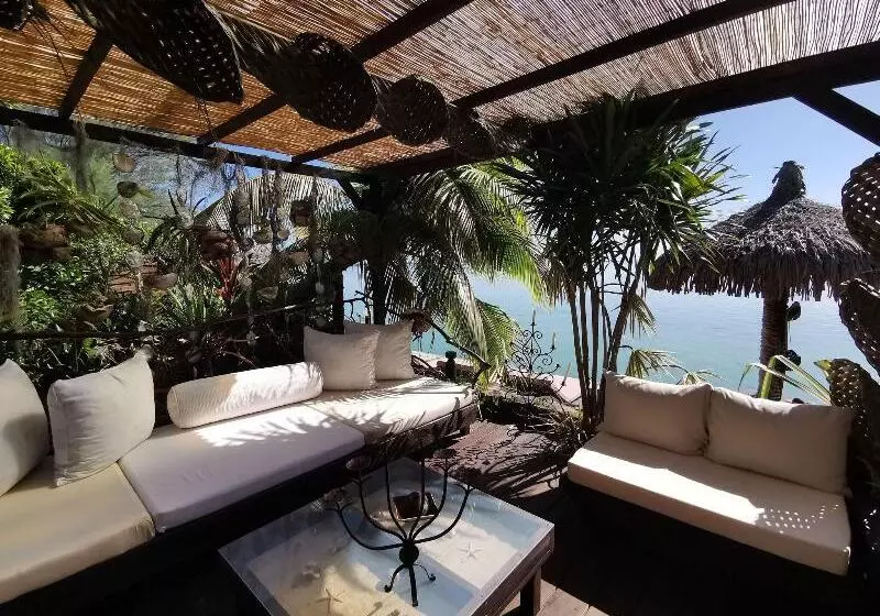 هتل Fenua Mata I Oa