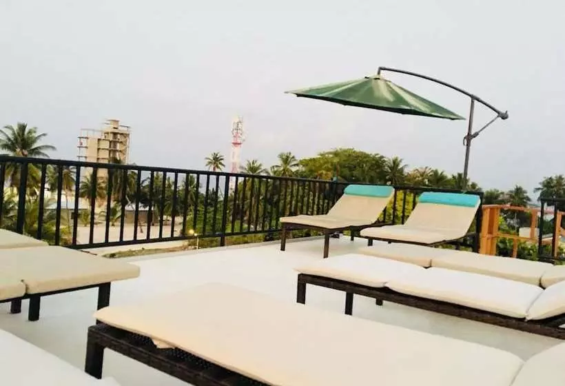 هتل Five Coral Inn