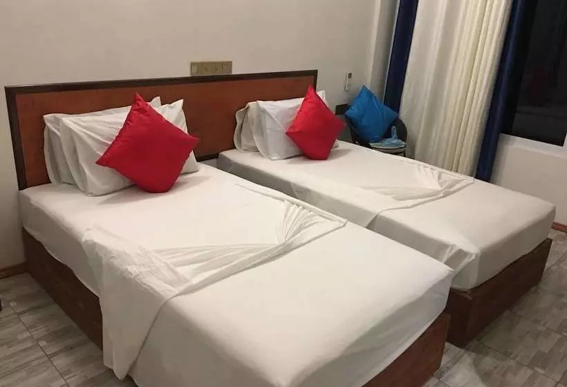 هتل Five Coral Inn