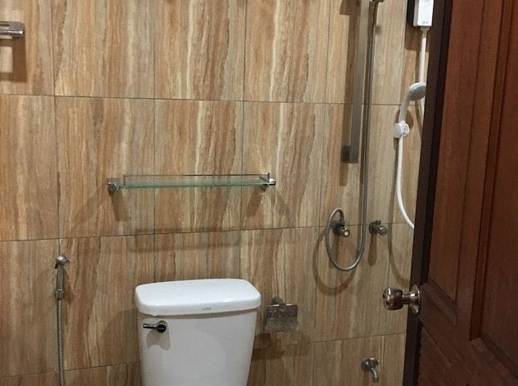 Hotel Five Coral Inn