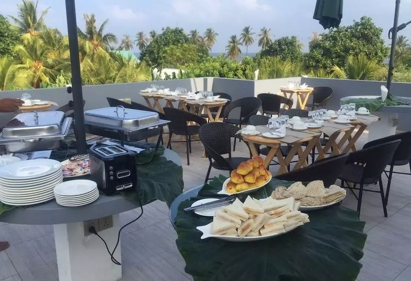 هتل Five Coral Inn