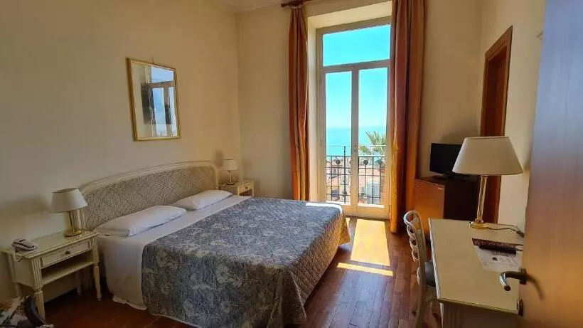 Grand Hotel De Londres