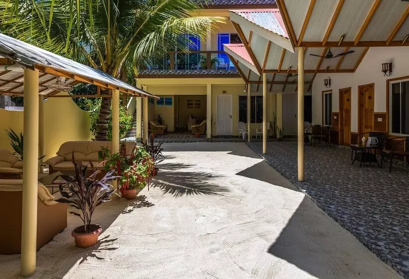 هتل Relax Residence Thoddoo Maldives