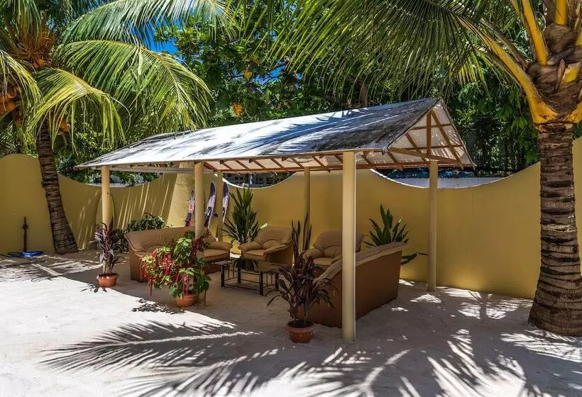 هتل Relax Residence Thoddoo Maldives